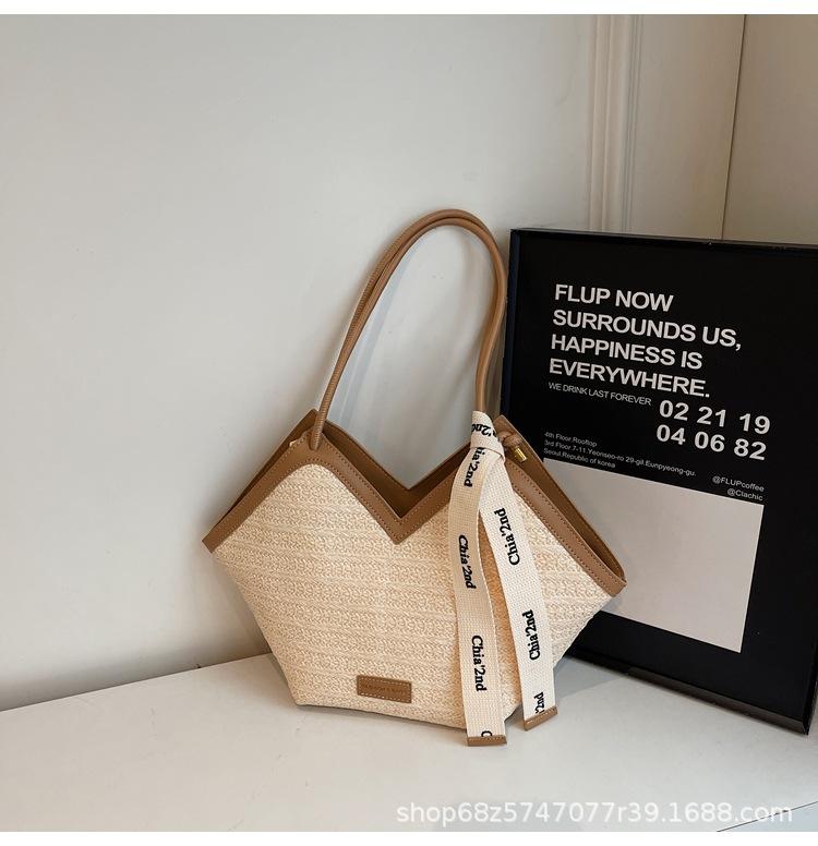 Exquisite Large-capacity Bag Women's 2025 New Indented Shoulder Portable Underarm Bag Textured Commuter Tote Bag