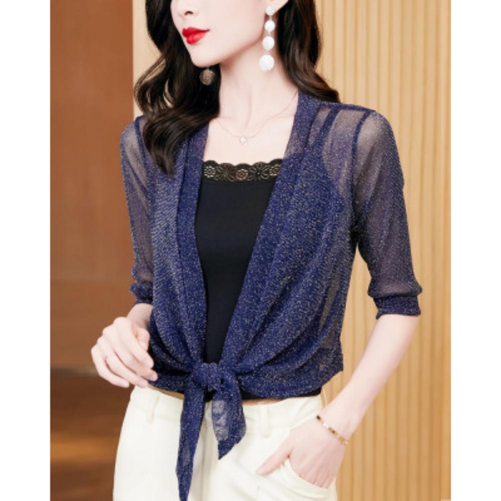 A Small Shawl Paired with a Summer Camisole Skirt and a Top Jacket for a Short Summer Cardigan and a Large Loose Top