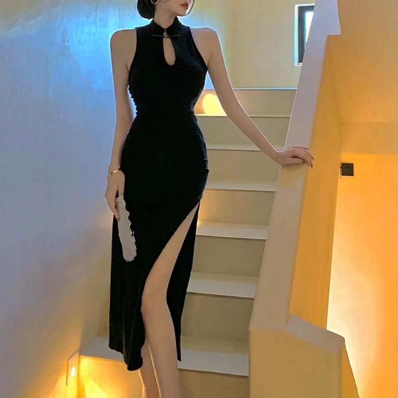 Women's Dress Design Hollow Improvement Cheongsam Sexy Long Dress Summer Royal Sister Retro Halter Dress