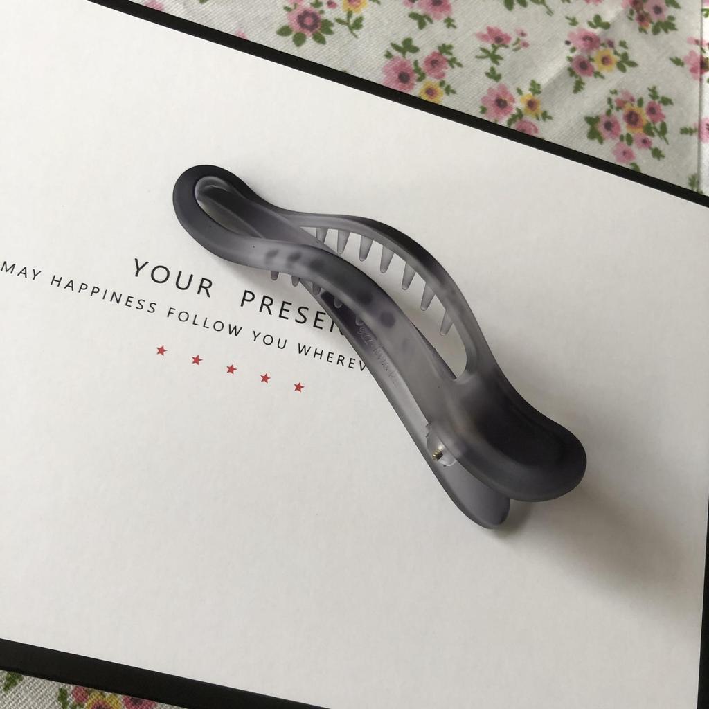 Elegant Duckbill Horizontal Ponytail Hair Clip - Temperament Shark Hairpin for Secure Back of Head Styles
