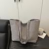 Canvas Bag Women's Large Capacity 2025 New Summer Versatile Lazy Wind Shoulder Bag Leisure Student Class Tote Bag