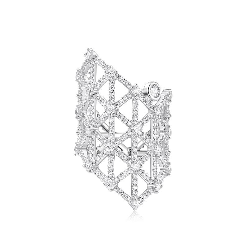 APM Monaco FESTIVAL Design trendy and personalized gothic ring for women A21687OX серебряный