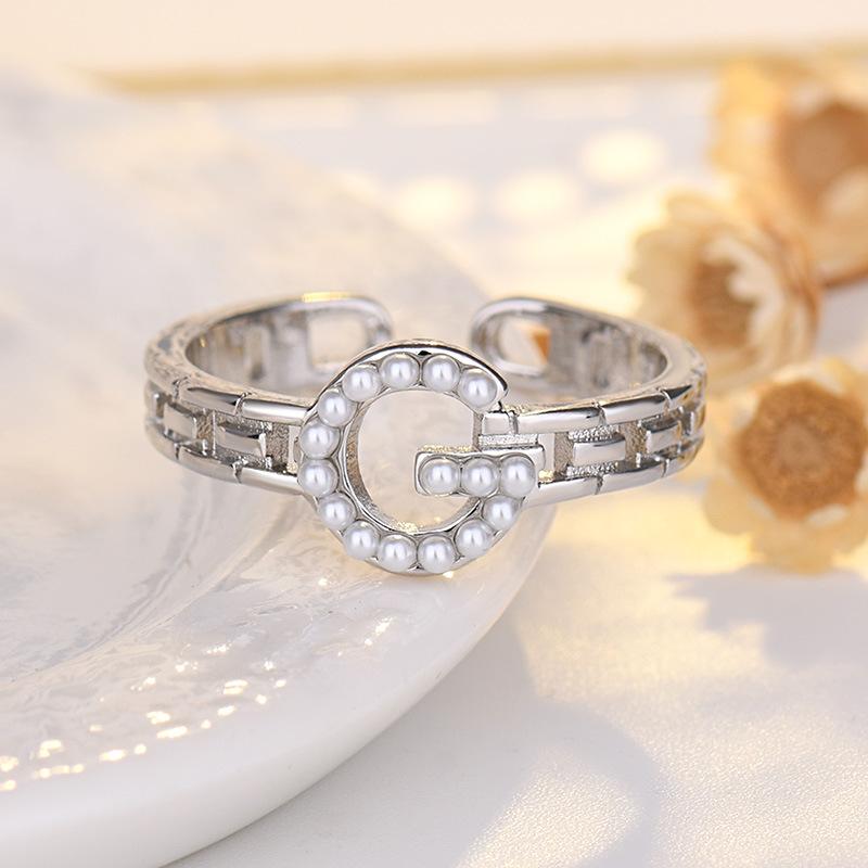 BELLA BOX High-end, Luxurious And Niche G-shaped Pearl Ring For Women