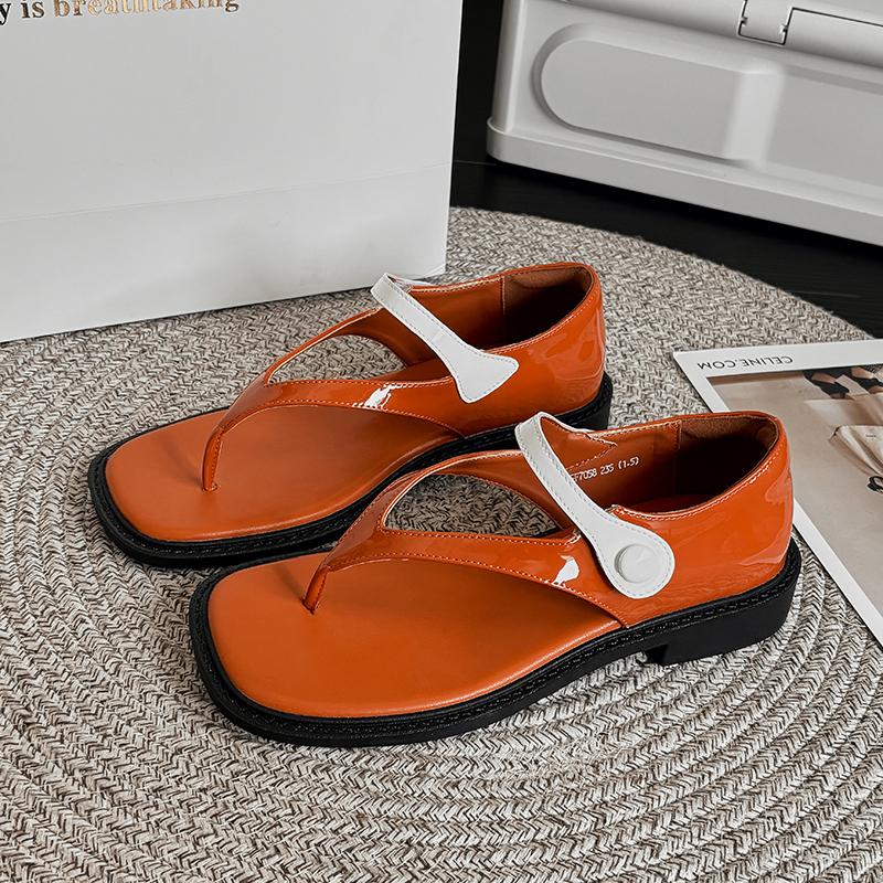 2025 Summer New Flat Bottom Buckle Strap Women's Sandals Casual Versatile Comfort Pinch Toe Concise Beach Sandals Women