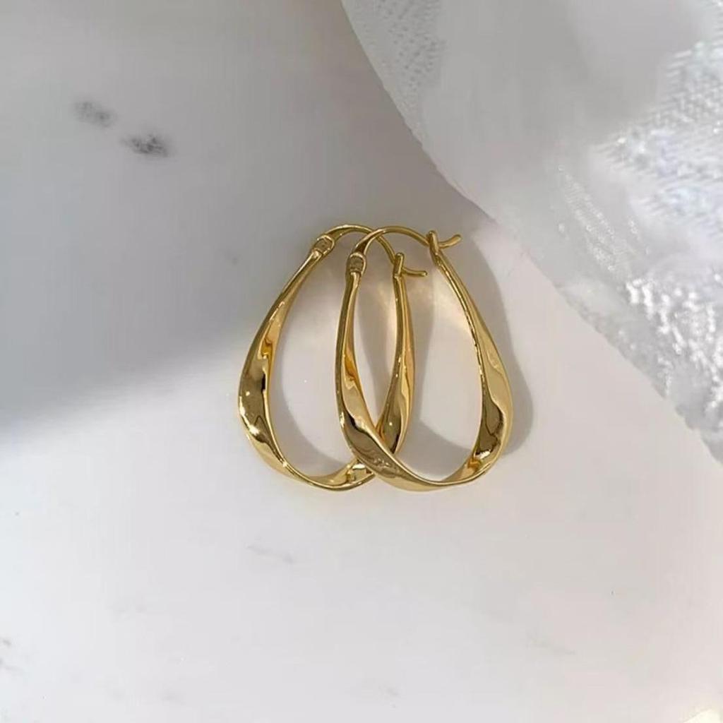 Gold Geometric Minimalist Ear Cuffs: High-End Versatile Fashion Earrings for Women