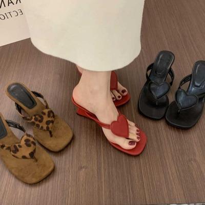 Fashion Fashion Temperament Wedge Flip-flops Women's Wear 2025 New Summer Hundred with Thick Soles Increase Toe Sandals