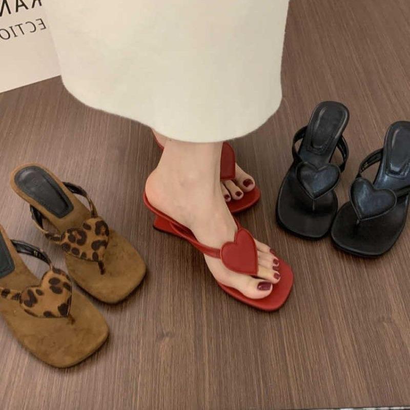 Fashion Fashion Temperament Wedge Flip-flops Women's Wear 2025 New Summer Hundred with Thick Soles Increase Toe Sandals