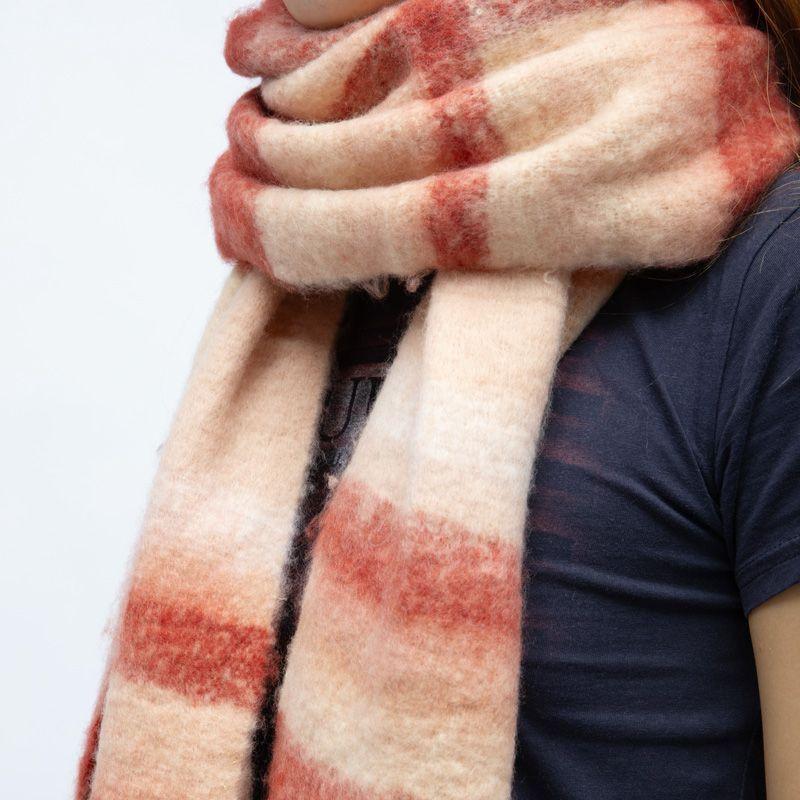 Miękki szalik z frędzlami w pasującą kratkę z wełny 40x210 cm Kobieta GERARD PASQUIER