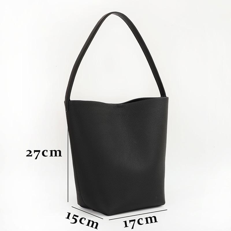 

Большая женская сумка-тоут на одно плечо из натуральной коровьей кожи в корейском стиле 17 x 15 x 27 cm чёрный