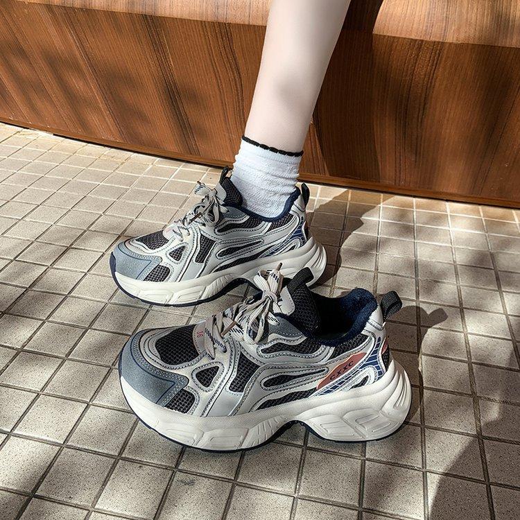 European station thick-soled gray dad shoes women's 2025 winter height increase, light and breathable, advanced casual sports shoes