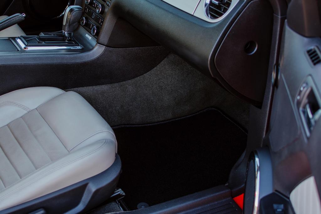 Dywaniki Samochodowe Welurowe Czarne Do: Infiniti Q50 Sedan (2013-)