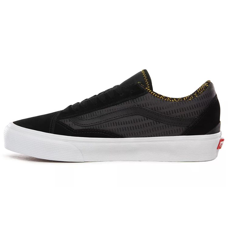 

Кроссовки унисекс Vans Old Skool GORE-TEX Black Lemon Chrome VN0A4V9W2TE