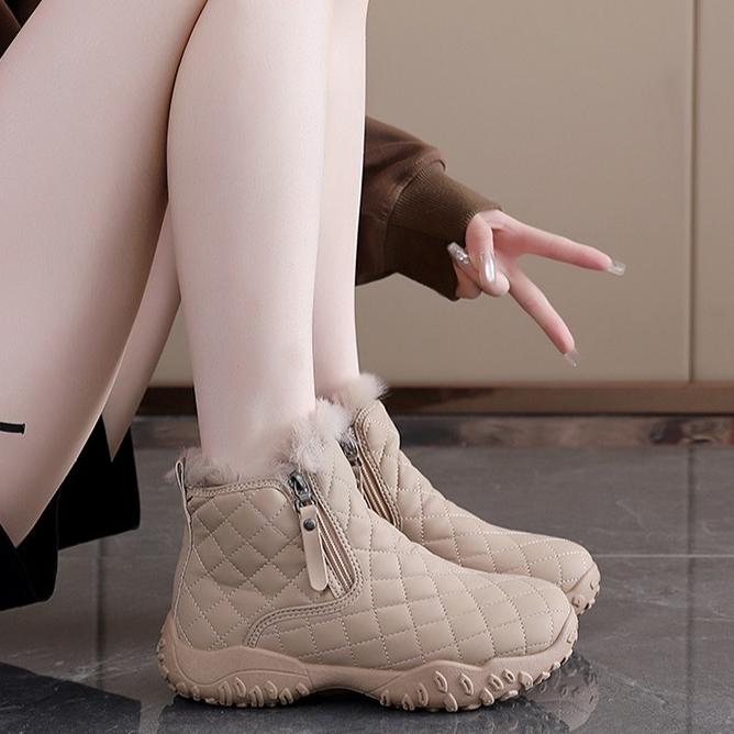 Winter Thick Soled Warm Women's Snow Boots Black Plush Anti Slip Soft Soled Cotton Boots Side Zipper Lightweight Women's Shoes