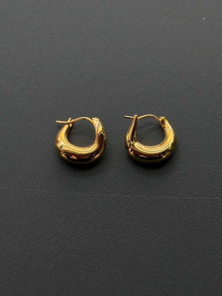 Anne Seoul Wave Hoops
