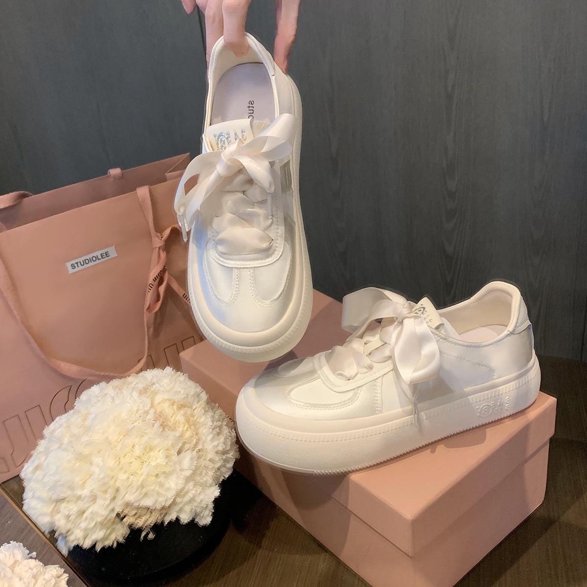 

Grape Mom has the same style ~ 2025 spring and summer new leather heightened thick-soled satin training shoes lace-up casual board shoes for women 34