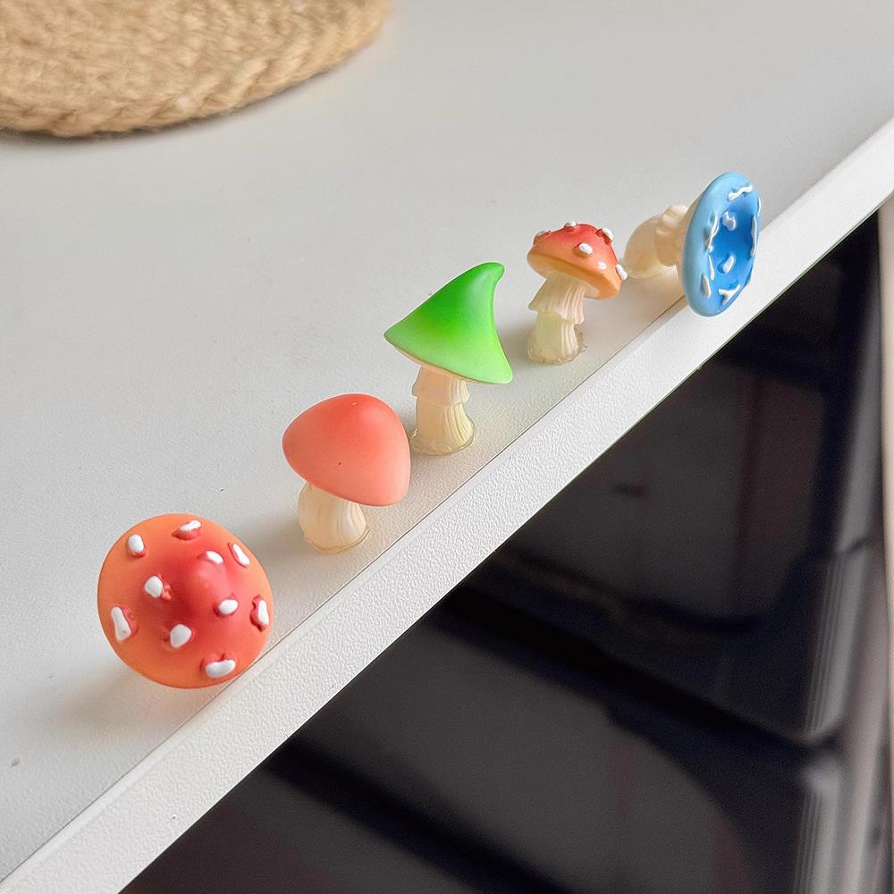 6PCS Mini Resin Mushroom Ornament Garden Bonsai Potted Decor Car Desk Computer Accessories Plant Bonsai Craft Decor Ornament Kit
