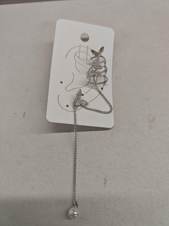 

Серьги-бабочки в стиле легкой роскоши, серьги-каффы с высоким темпераментом, серьги, интегрированные серьги, новые серьги с бахромой 2025 года.