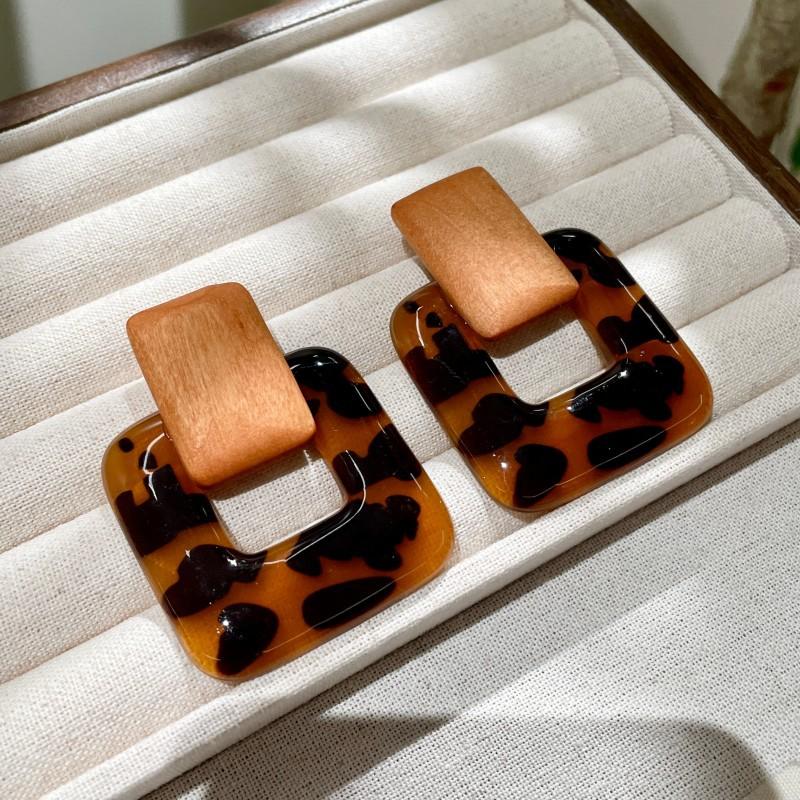 Natural tiger's eye stone series stud earrings for women Maillard exquisite retro earrings niche light luxury high-end temperament earrings