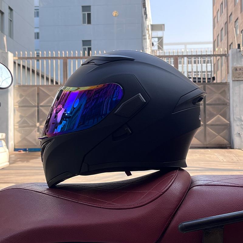 Motorcycle helmets Men's and women's locomotive full helmets Bluetooth peel-off helmets Electric vehicle helmets
