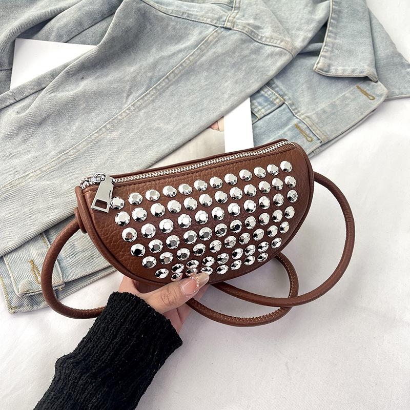 

Bags women s bag 2025 new Korean version fashion rivet personalized shoulder bag niche versatile messenger small square bag чорний