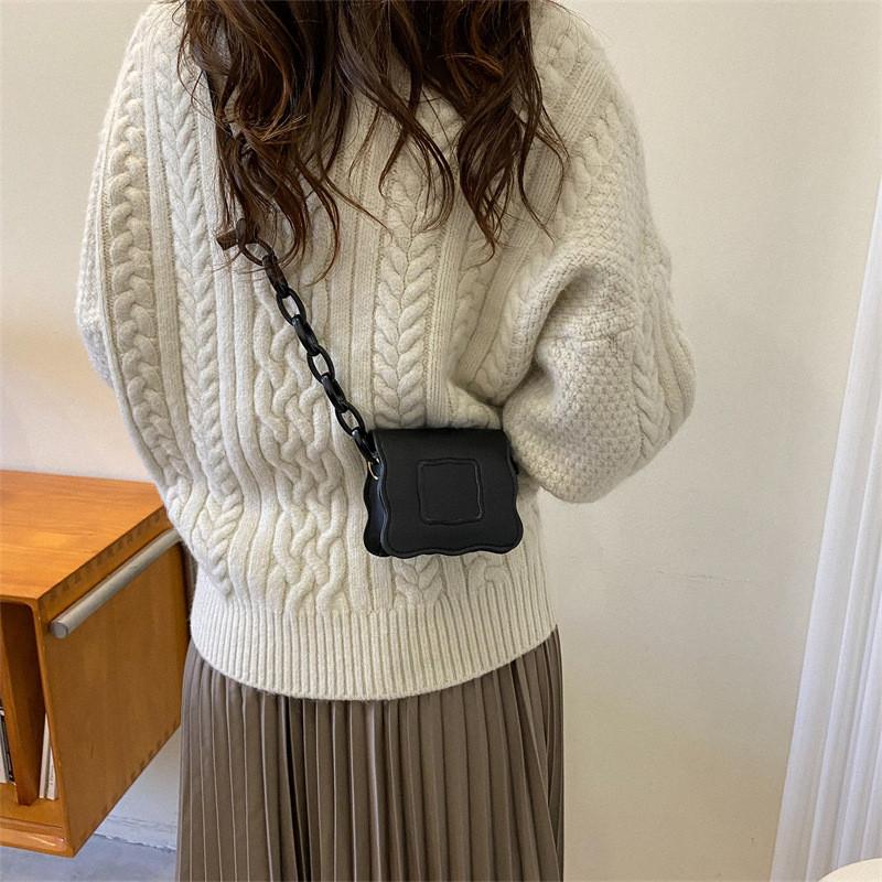 Chic Casual Crossbody Bag For Women Stylish Small Square Bag With Magnetic Closure In Multiple Colors