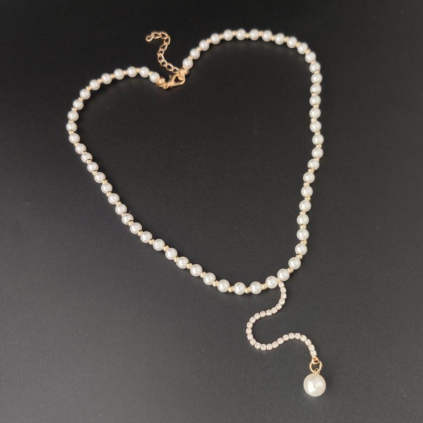 2019 Versatile Pearl & Rhinestone Pendant Clavicle Necklace for Women