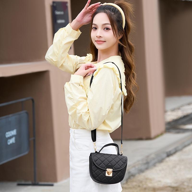 Rhombus embroidered thread women's shoulder shell bag, a new fashionable and simple polka dot printed messenger bag