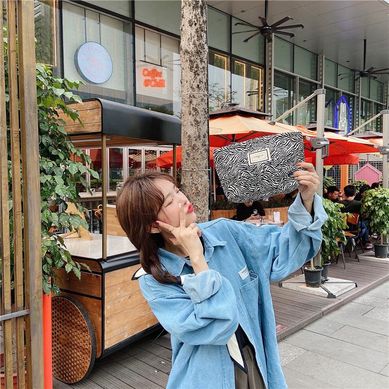 Korean Fashion Leopard & Zebra Print Canvas Makeup Clutch for Women - Convenient Toiletry Storage Bag