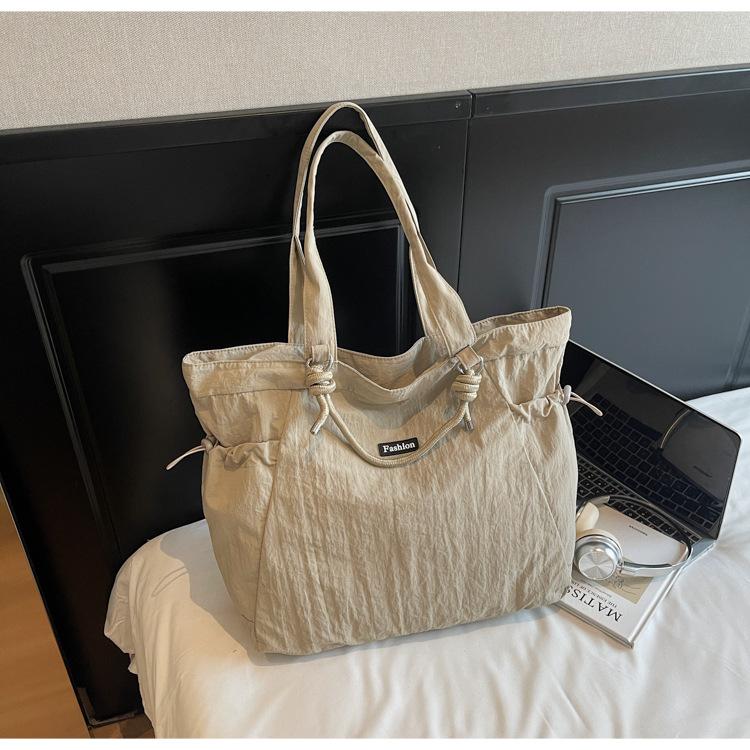 

Summer new fashion simple versatile large-capacity bag light leisure travel bag commuter shoulder bag tote bag хаки