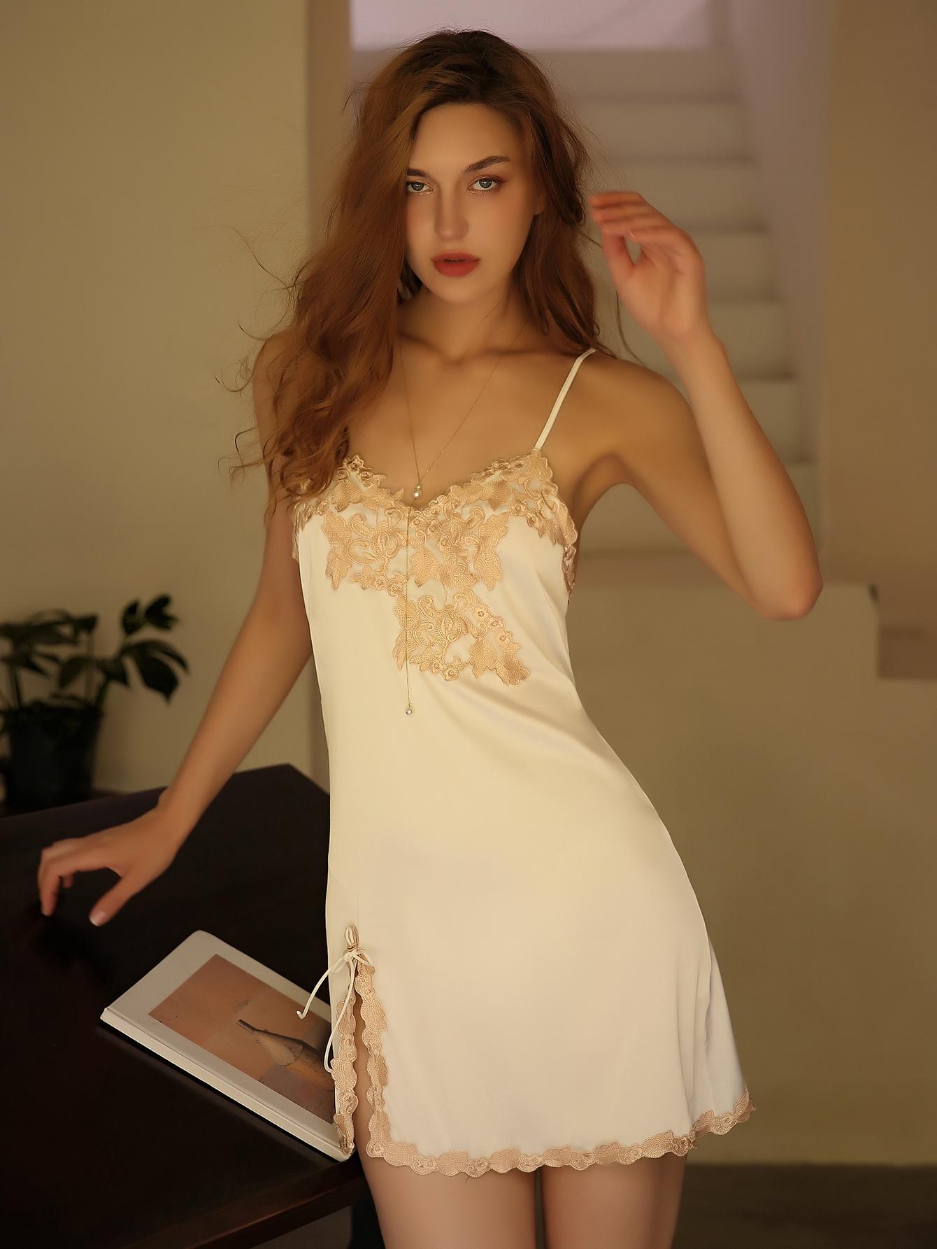 

2ШТ Комплект нижнего белья Цветочный Струящийся Кружевно Атлас Babydoll Slip Negligees Сексуальный Женский Сексуальный Белье Шелковистые Спагетти Ремешки Платье с стрингами G-String