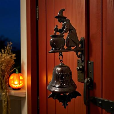 Décoration à Suspendre Sonnette de Sorcière Artisanat en Fer Sorcière Montant un Balai Résine Vintage Décoration d'Intérieur pour Halloween Noël Cadeaux de Fête