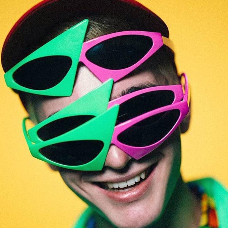 Occhiali da Sole Divertenti Unisex per Feste Occhiali Asimmetrici Anni '80 Occhiali Rosa Shocking e Verde Neon per Danza Hip Hop Festa di Halloween