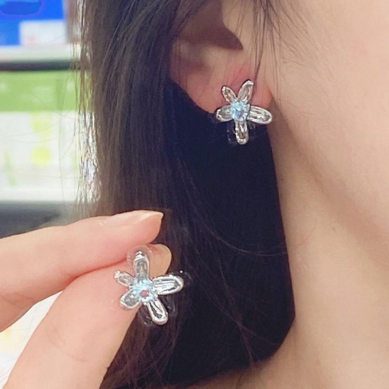 Blumenstecker Ohrringe Damen Mori Leichter Luxus Zirkon Nische Koreanische Version von Kleinen Blumenohrringen