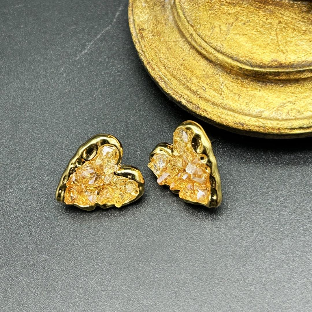 

Vintage Niche Retro Heart Design Earrings With 925 Silver Needles Simple Versatile Plated Real Gold Color Preservation