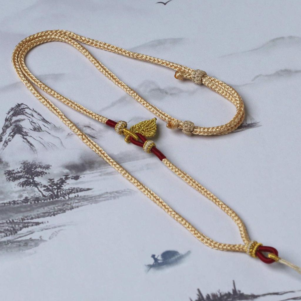 Handgewebte achtsträngige ethnische Schlüsselbeinkette