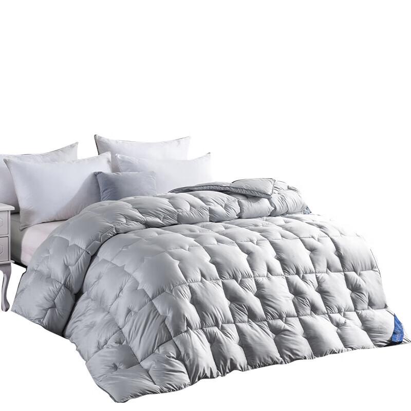 

Faunen Lightweight Down-Alternative Comforter