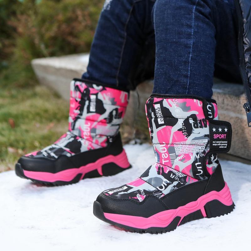 Botas de nieve para niños transfronterizas, zapatos de invierno de terciopelo y algodón para niños medianos y mayores, botas altas multicolores de algodón para niños grandes.