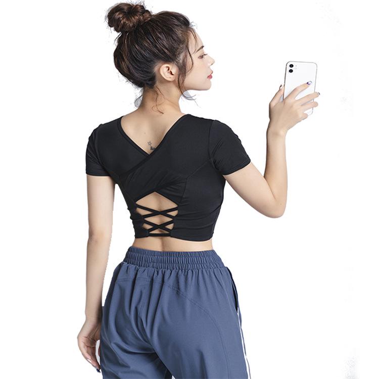 Lulu Yoga Quick-Dry Tight Short-Sleeve Sports Top with Chest Pads & Beautiful Back Strap for Autumn/Winter.