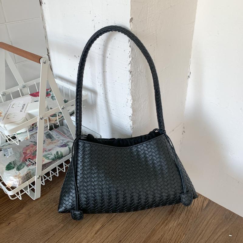 

Летняя новая текстура сумка большой вместимости модный тренд повседневная женская сумка-тоут через плечо чёрный