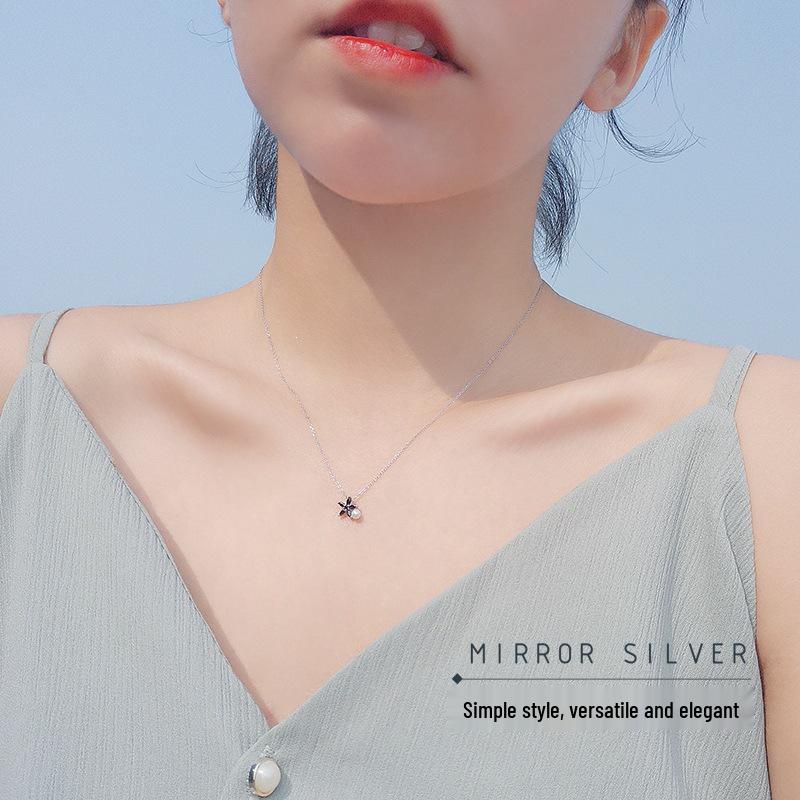 Mini Daisy Flower Mother-of-Pearl Necklace, 925 Sterling Silver, Thin Clavicle Chain for Women
