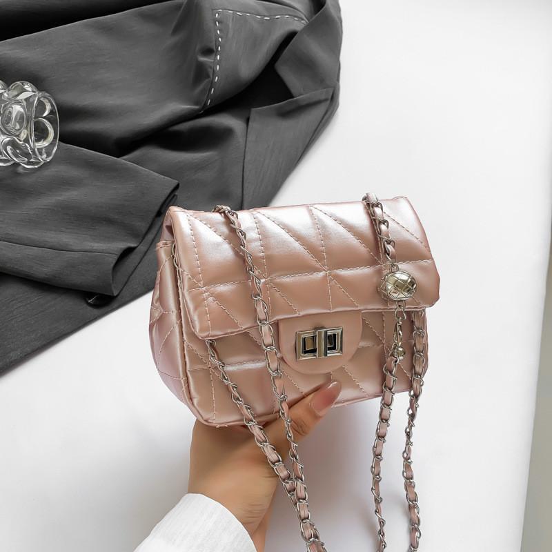 

Trendy Summer 2024 Simple Chain Shoulder Bag Fashion Street Style Small Square Bag Versatile Pu Leather рожевий