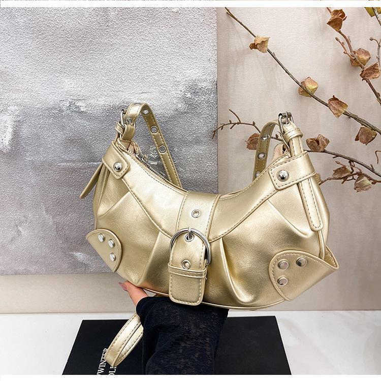 

Модная ретро повседневная сумка женская новая личность простая Spice girl локомотив заклепка портативная на плечо мессенджер золотой