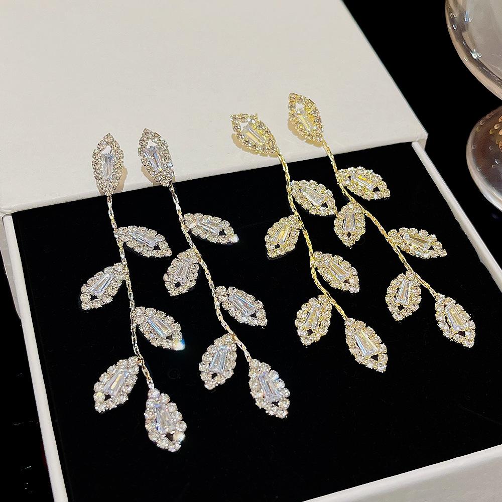 Cercei Exagerați cu Frunze de Modă, Senzualitate Înaltă, Temperament Lung, Cercei Celebritate Online, Cercei cu Ciucuri, Femeie.