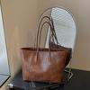 Underarm Tote Bag with Shoulder Strap for Women, Large Capacity, Suitable for Daily Commuting.