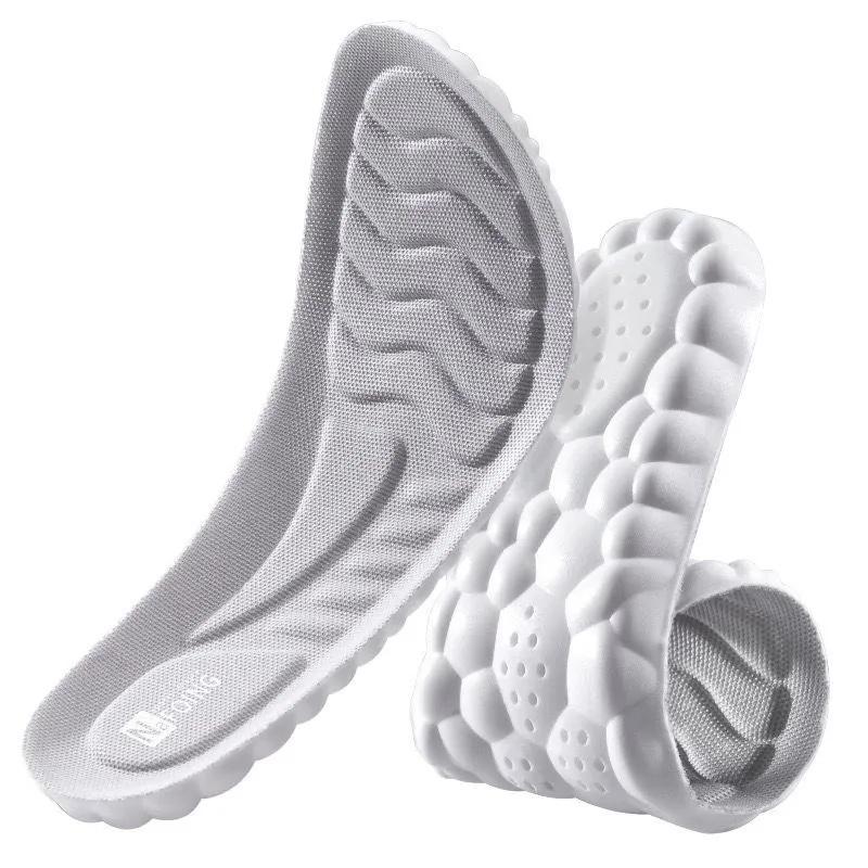 Einlegesohlen, die absorbieren, atmungsaktiv sind, Schweiß aufnehmen, eine weiche, elastische und bequeme Sohle für den Sport haben und Fußermüdung vorbeugen. Winter-Einlegesohlen.
