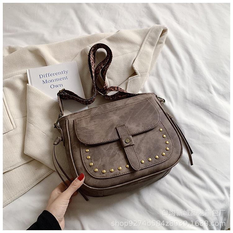 

Нишевый дизайн ретро сумка для поездок женская 2025 новая мода и универсальная сумка-седло иностранный стиль популярная сумка через плечо