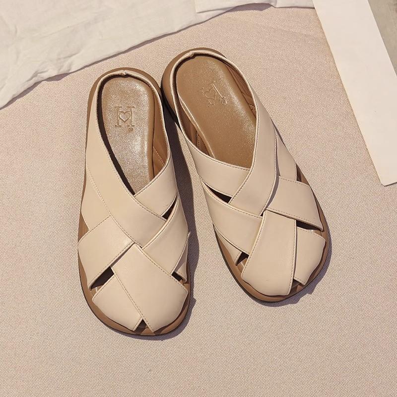 2025 new summer wear design sense woven flat-bottomed bag head slippers women's retro hollow versatile casual sandals