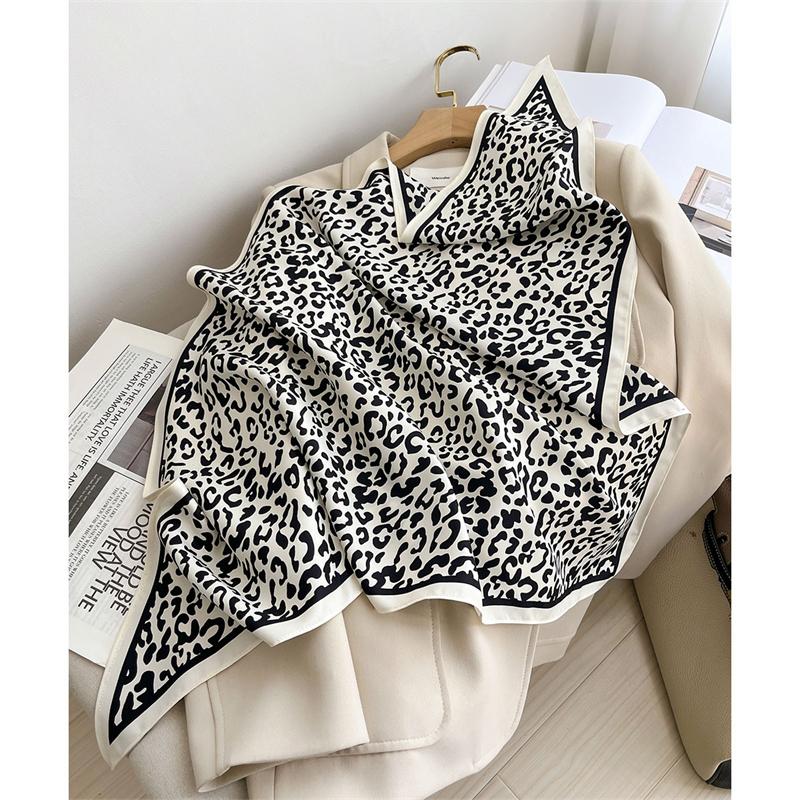 2025 New Fashion Women Triangle Scarf Bohemian Style Paisley Designer Long Ribbon Twill Silk Scarves Neckerchief Luxury