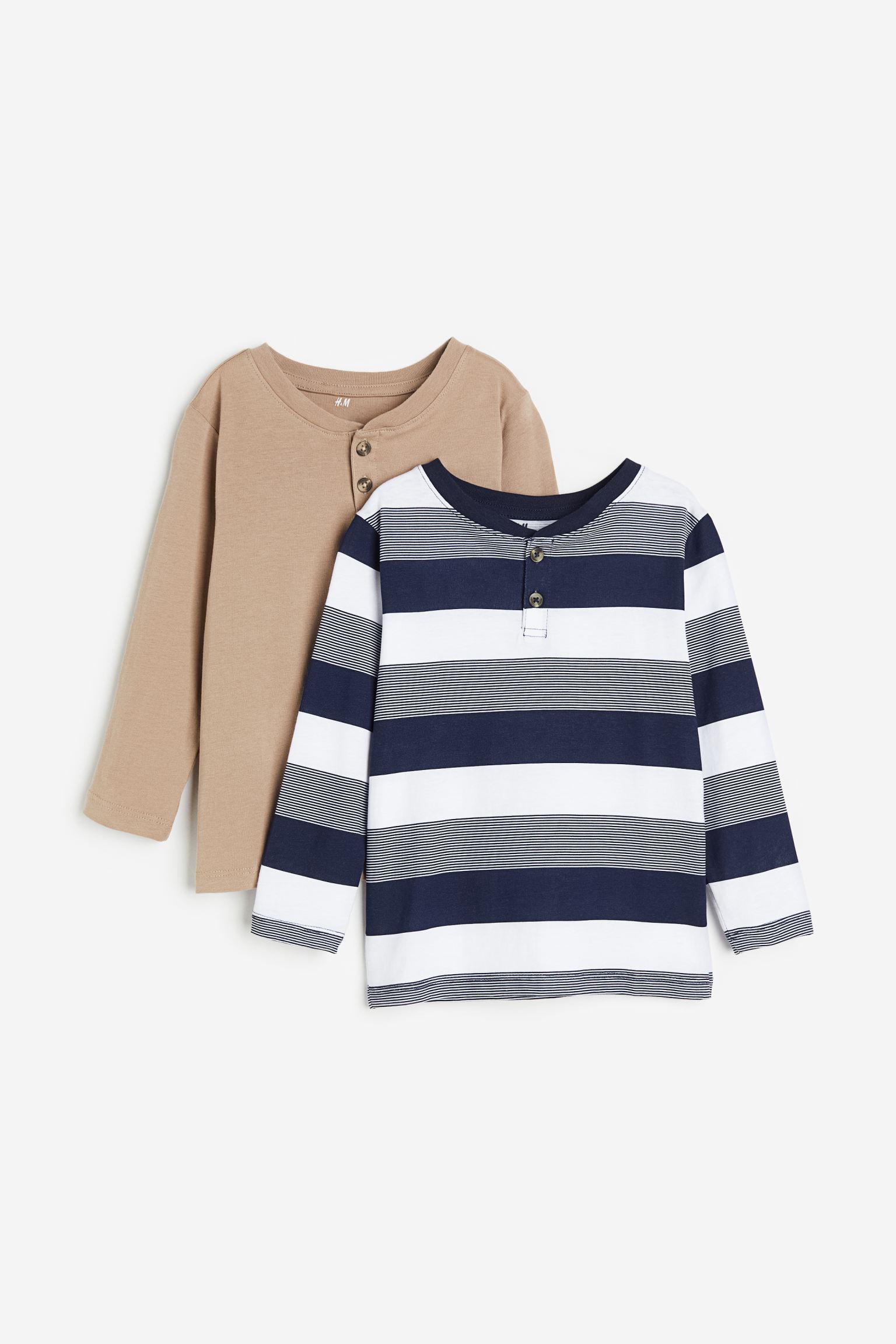 

Комплект из двух топов на пуговицах на пуговицах