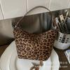Retro Leopard Print Small Bag Women's Autumn and Winter Versatile 2025 New Popular Shoulder Messenger Bag Casual Korean Bucket Bag